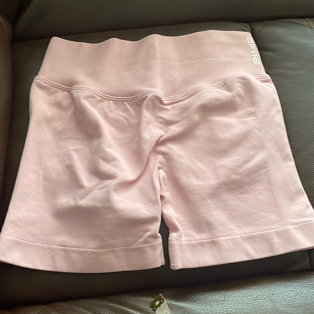 New DFYNE short size small